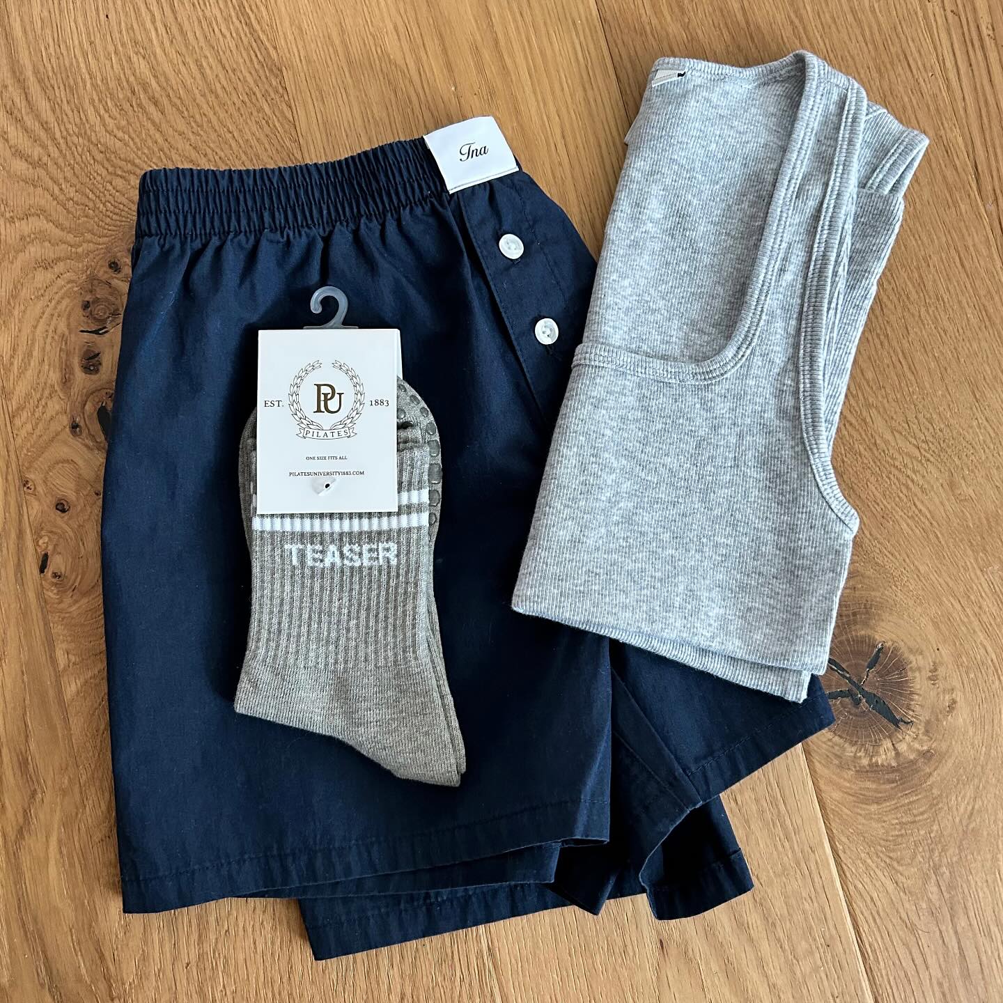 Teaser Grey