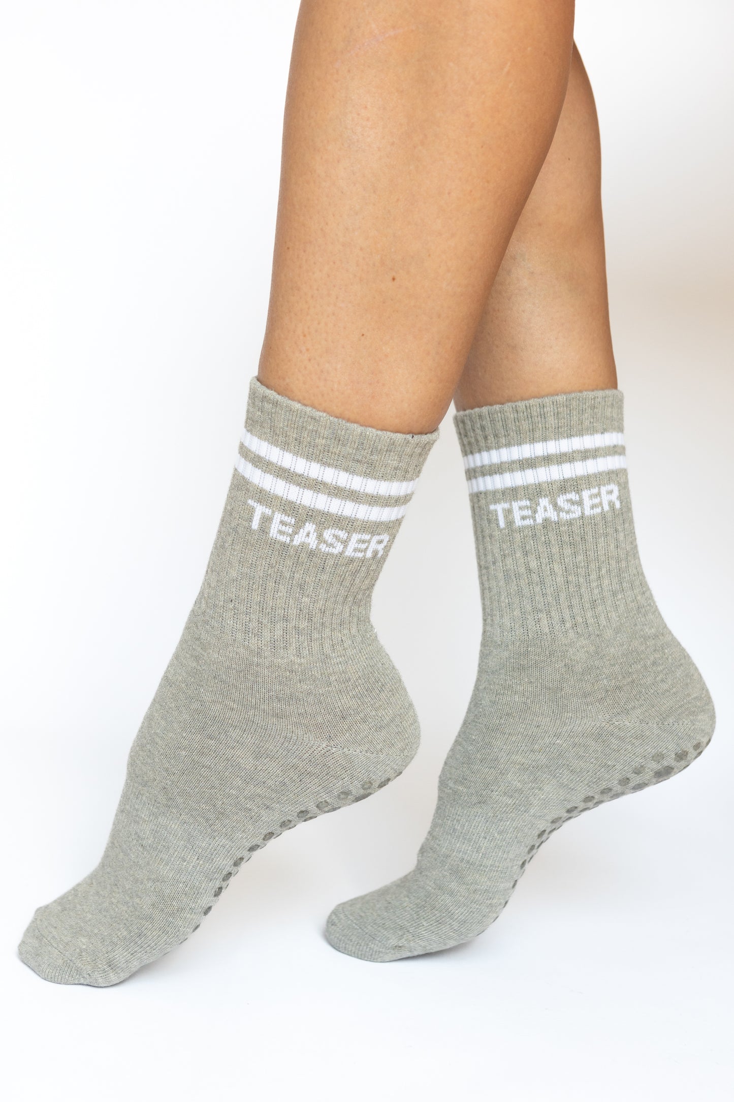 Teaser Grey